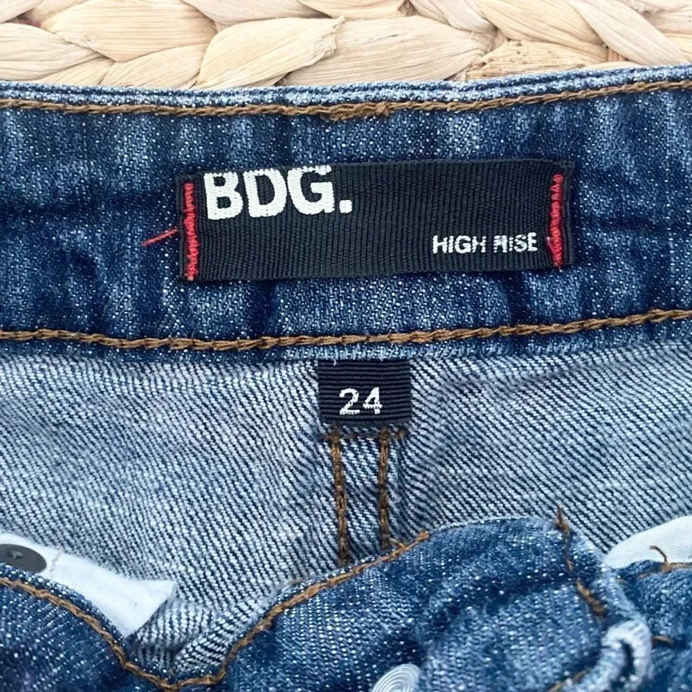 BDG High Rise Women'sĀ Semi Distressed DenimāMiniāShorts - Picture 5 of 9